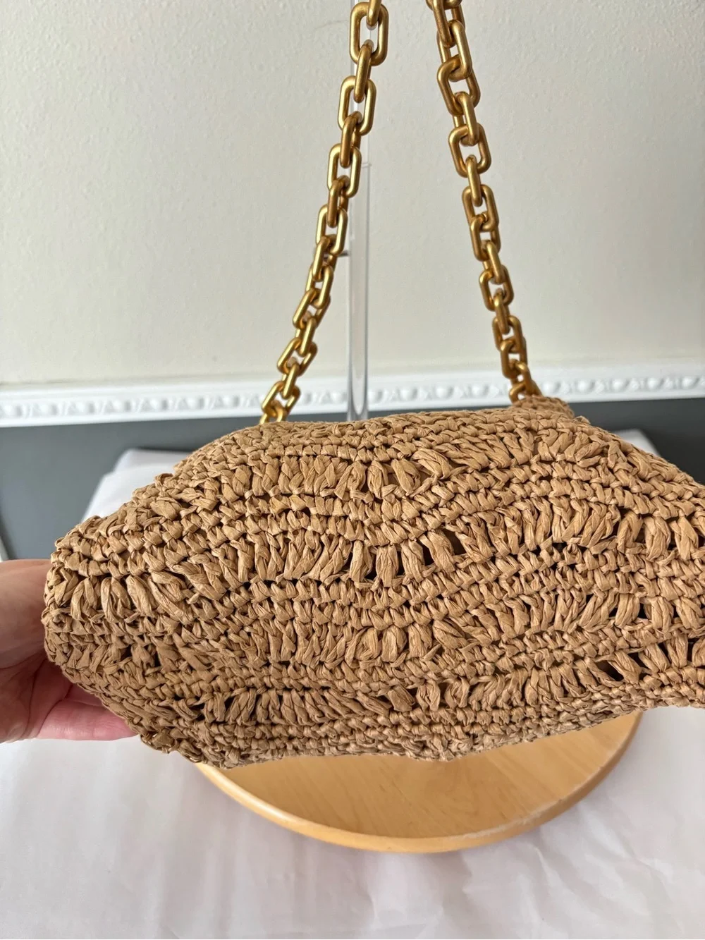 NWOT ZARA Woven Tan Straw Summer Shoulder Bag with Heavy Gold Chain